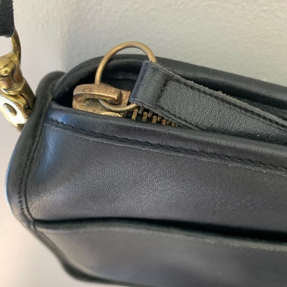 Vintage Authentic Coach Leather Crossbody Purse - Picture 6 of 8